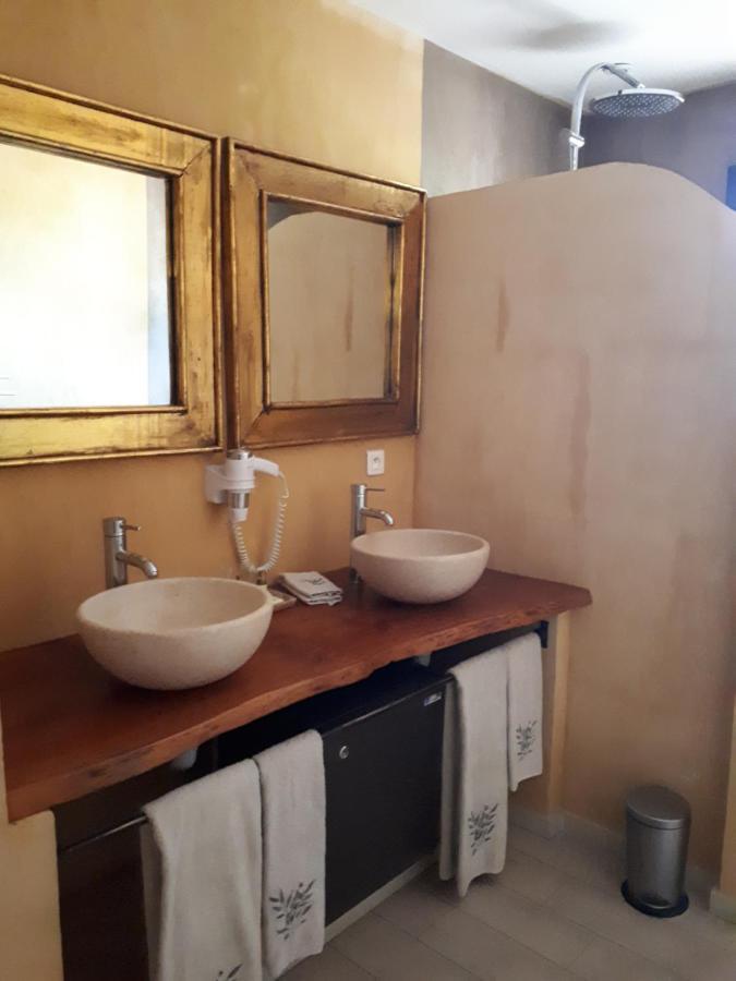 Mas Saint-Joseph Bed and Breakfast Fontvieille Eksteriør billede